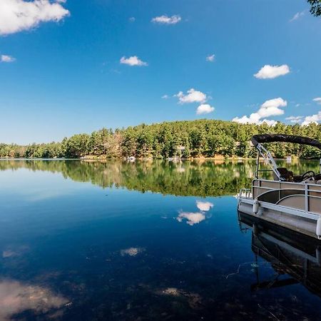 Cabin On Beautiful Arbutus Lake Near טראוורס סיטי מראה חיצוני תמונה