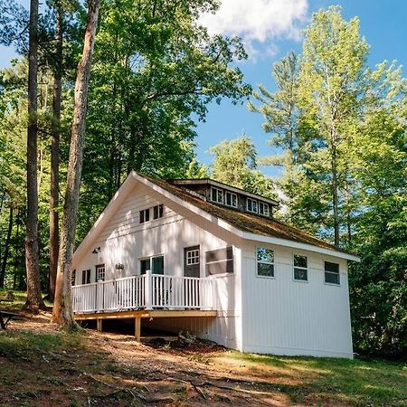 Cabin On Beautiful Arbutus Lake Near טראוורס סיטי מראה חיצוני תמונה