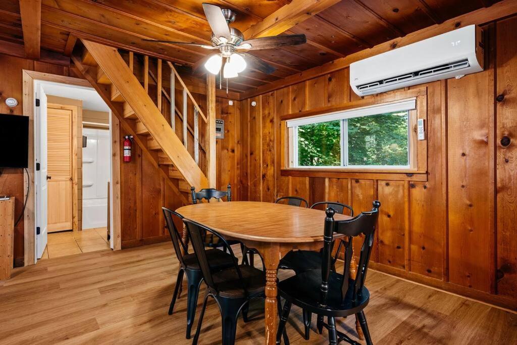 Cabin On Beautiful Arbutus Lake Near טראוורס סיטי מראה חיצוני תמונה