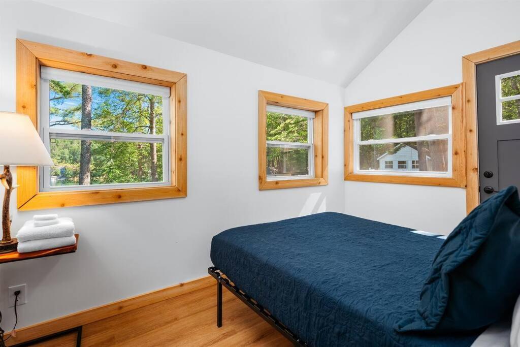 Cabin On Beautiful Arbutus Lake Near טראוורס סיטי מראה חיצוני תמונה